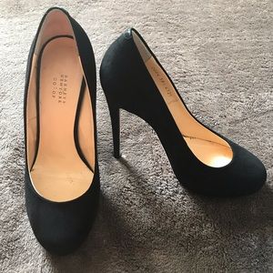 Barney’s New York Classic Black Suede Pumps 8.5